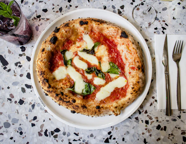 Pizza Cuatro Quesos al horno de leña en Pizza Sí! Maspalomas
