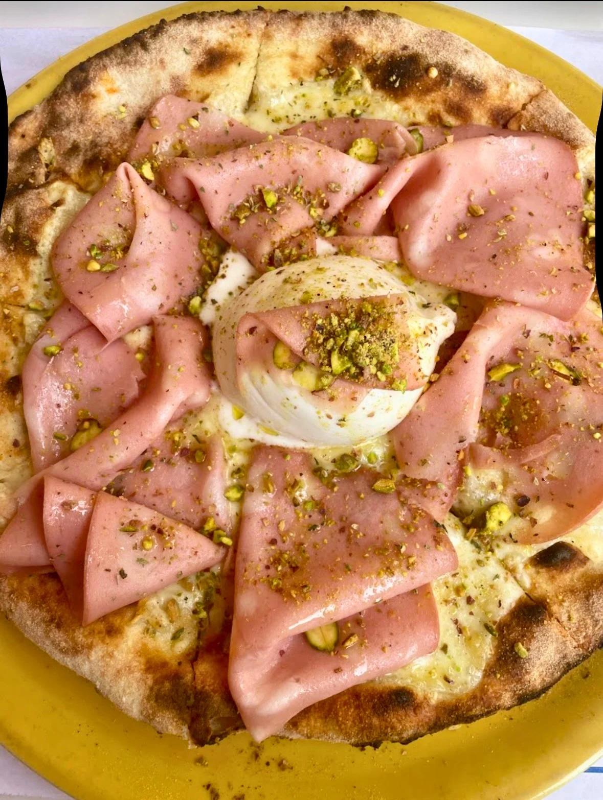 Pizza Mortadella con burrata en Pizza Sí! Maspalomas